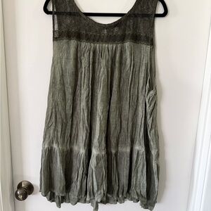 Torrid Woman’s Plus Beautiful Green Blouse W Lace Tiered Look Sleeveless 4X